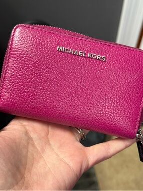 Michael Kors Fuchsia Pebbled Leather Zip Card Holder